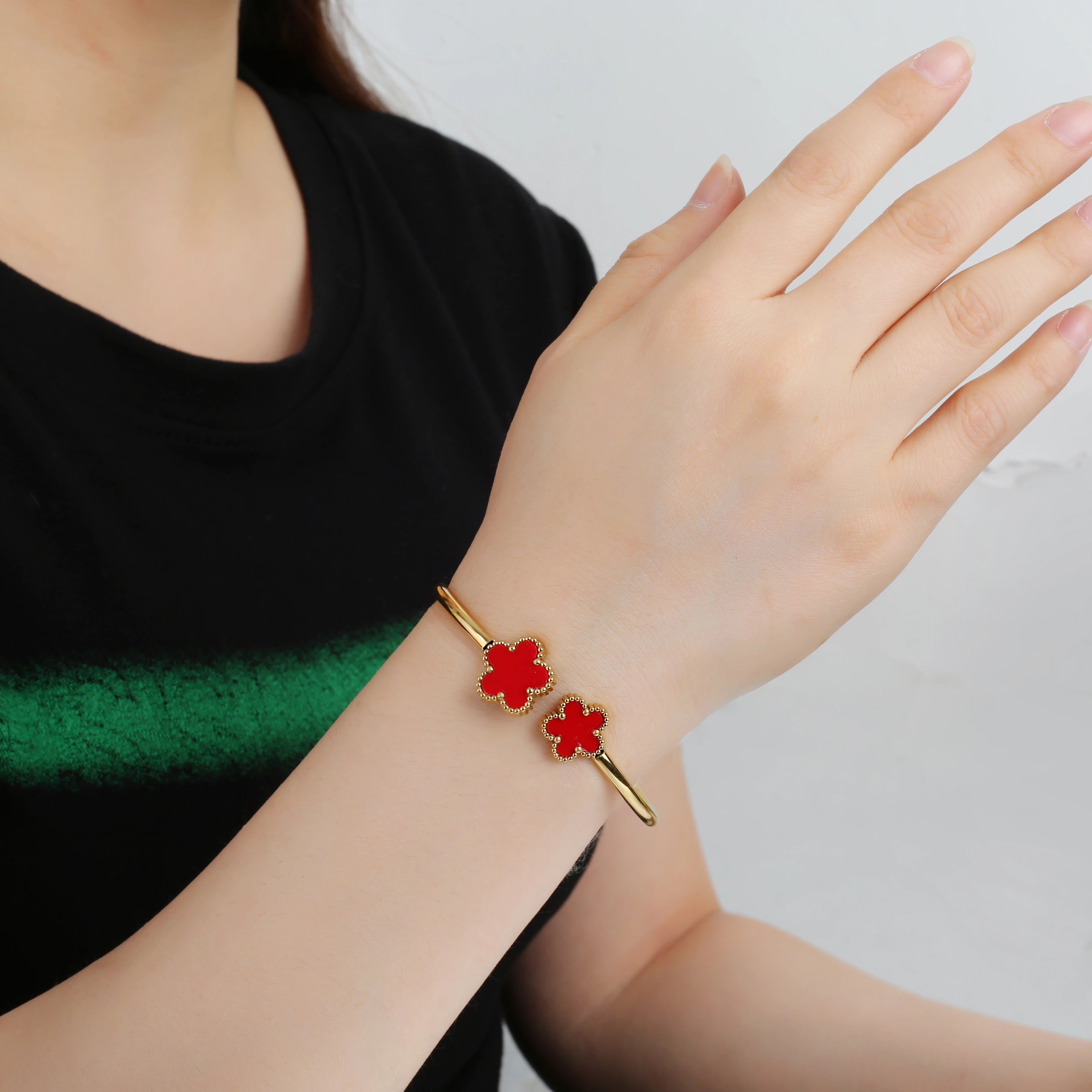 Elegant Gold Cuff